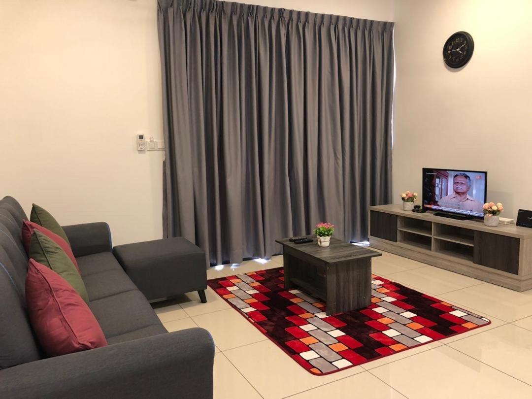 Woodsbury 7722 Penang Apartment *