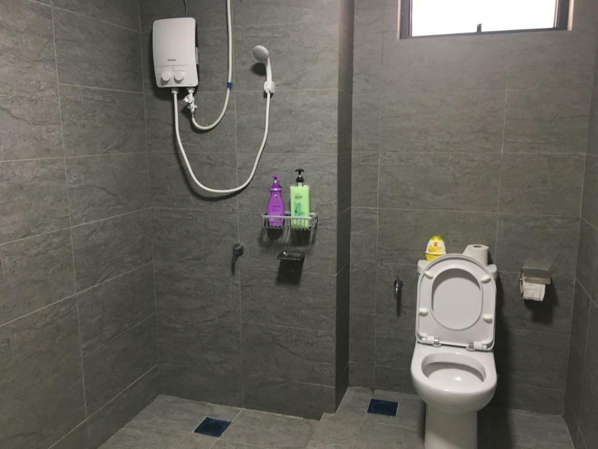 Woodsbury 7722 Penang Apartment *