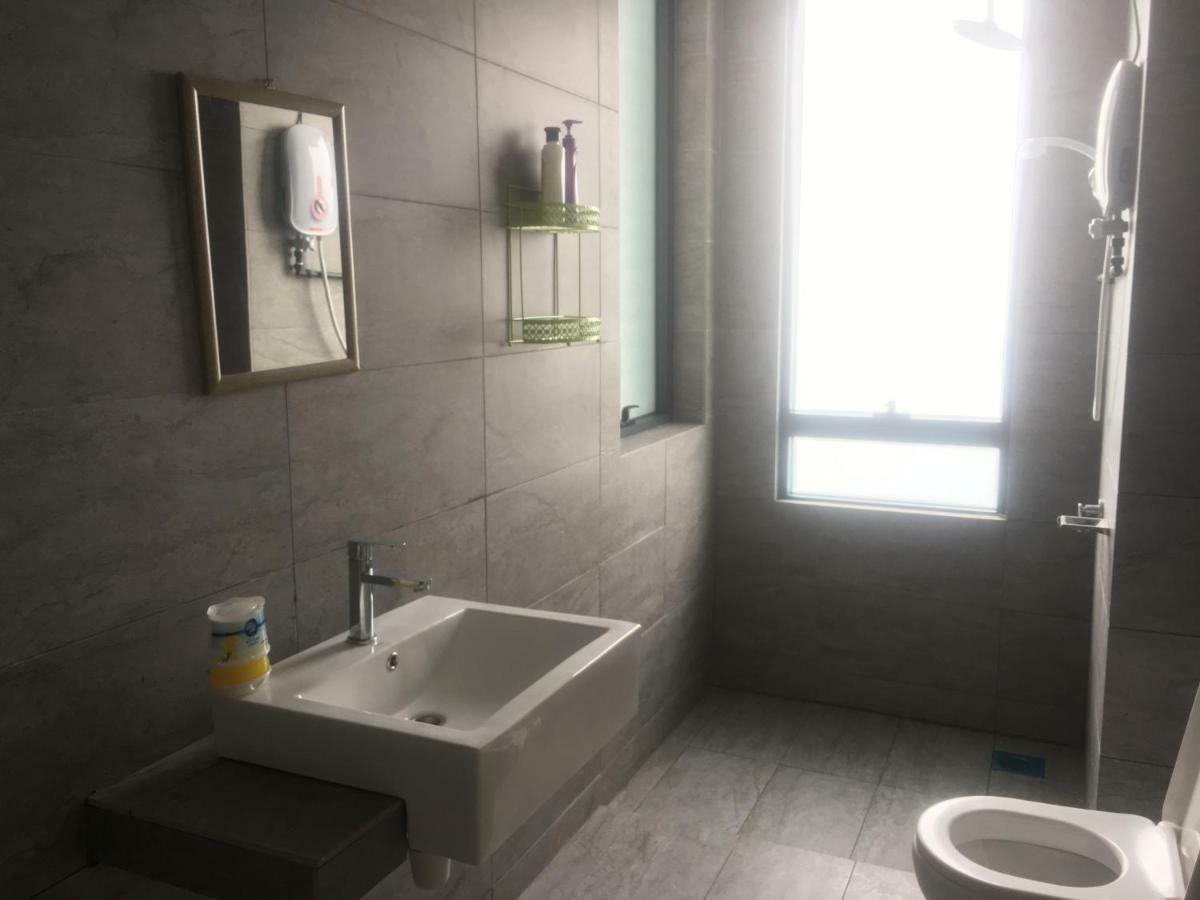 Woodsbury 7722 Penang Apartment *
