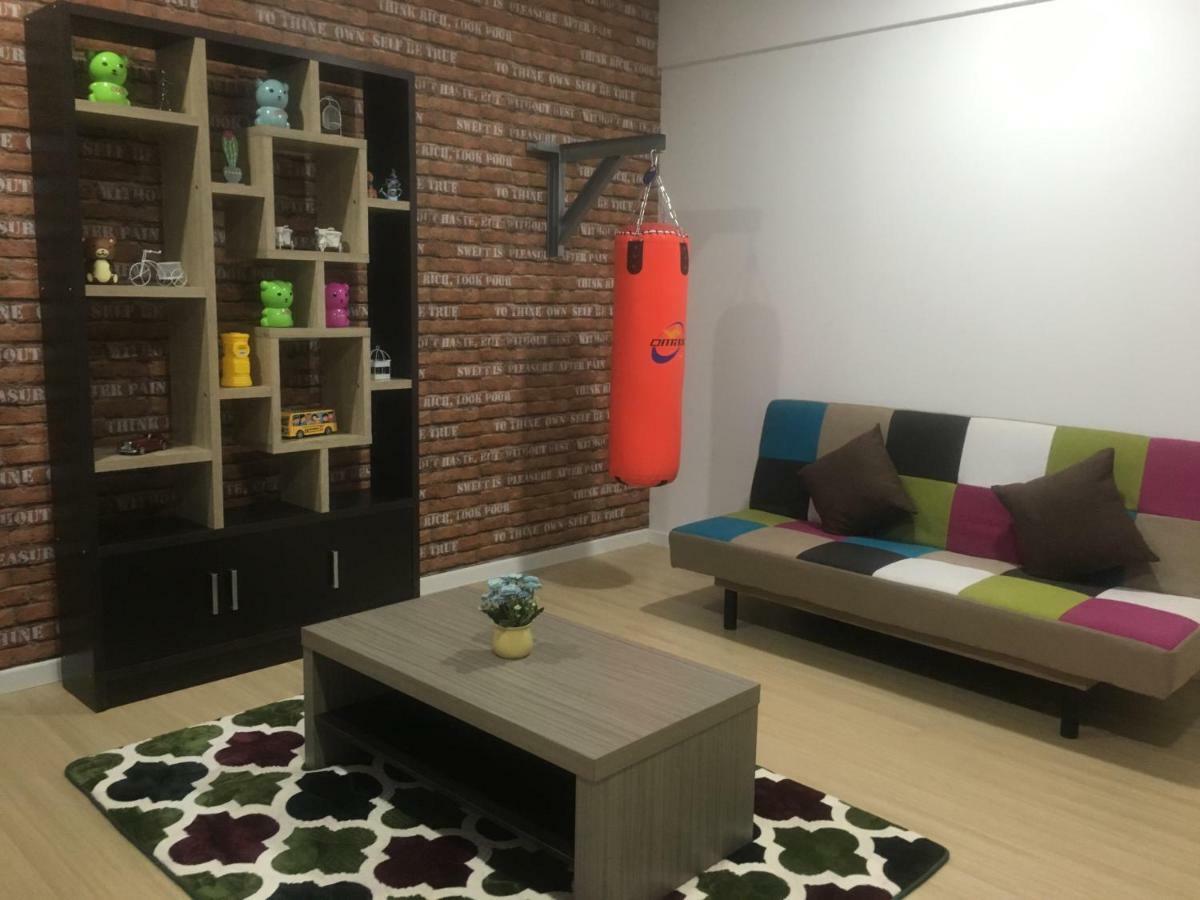 Woodsbury 7722 Penang Apartment *